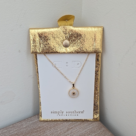 Simply Southern Jewelry - NWT Simply Southern Goldtone Dainty Sun Irredescent Necklace